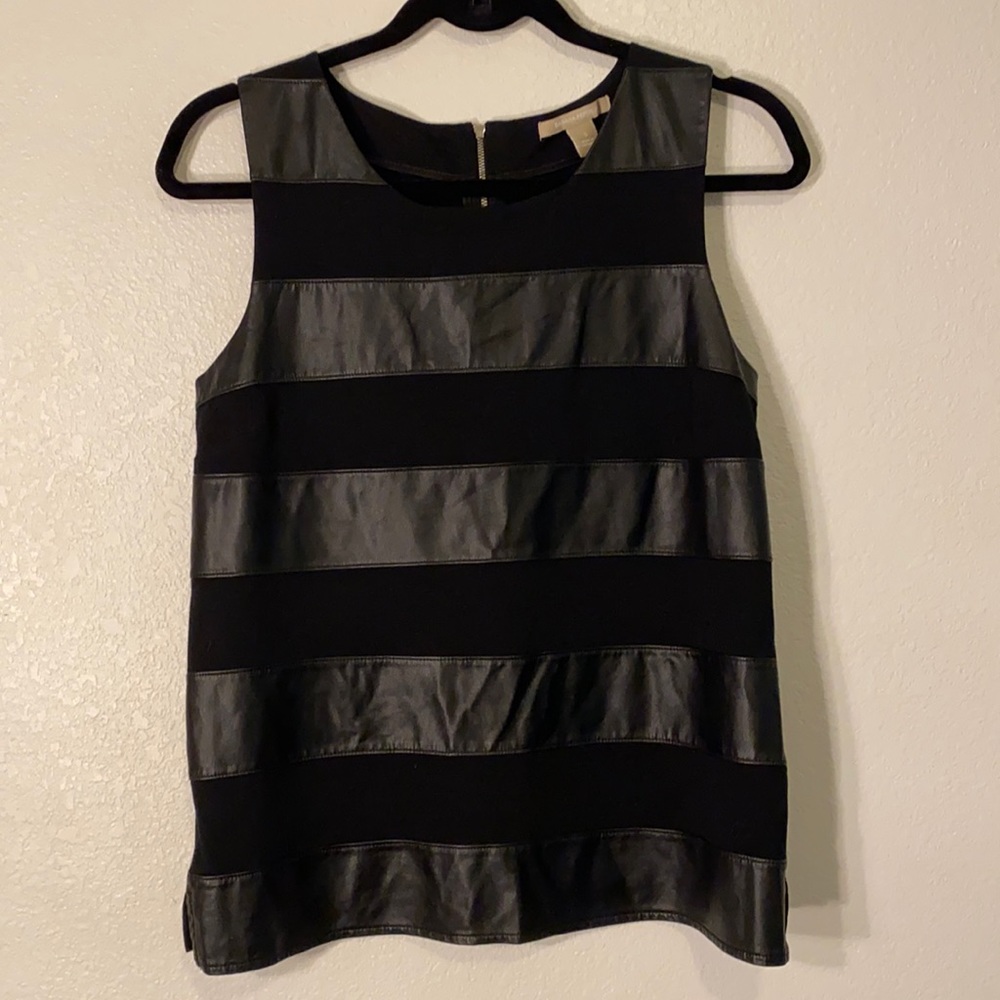 Sleeveless fraud leather striped blouse